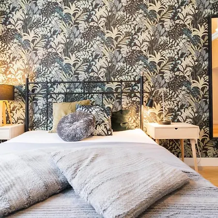 Glamorous And Brand New 2 Bedroom *