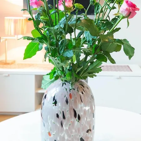 Glamorous And Brand New 2 Bedroom Krakkó