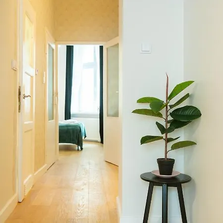 Glamorous And Brand New 2 Bedroom *