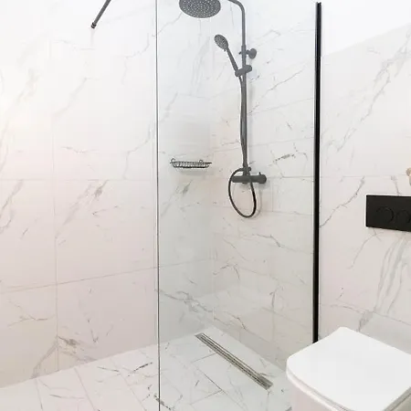 Apartman Glamorous And Brand New 2 Bedroom