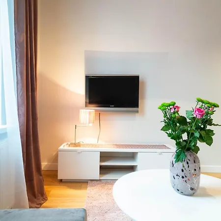 Glamorous And Brand New 2 Bedroom