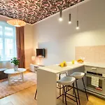 Appartement Glamorous And Brand New 2 Bedroom