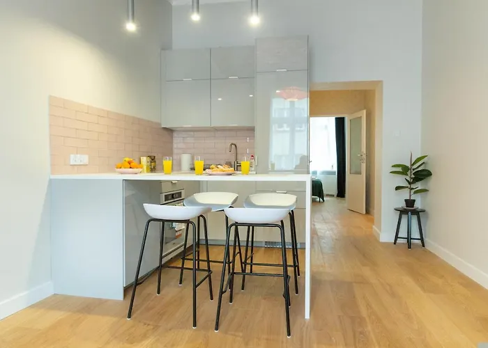 Glamorous And Brand New 2 Bedroom Appartamento *