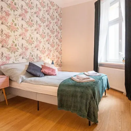 Glamorous And Brand New 2 Bedroom Apartament *